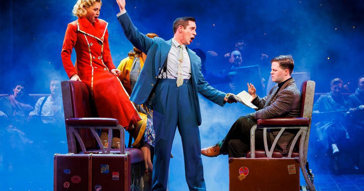 Review White Christmas at the Theatre Royal Leftlion Nottingham