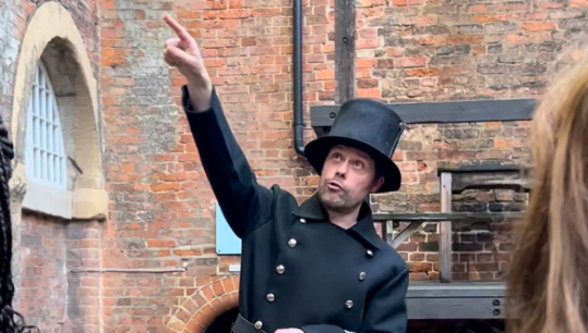 Victorian Tours - square-114321.png