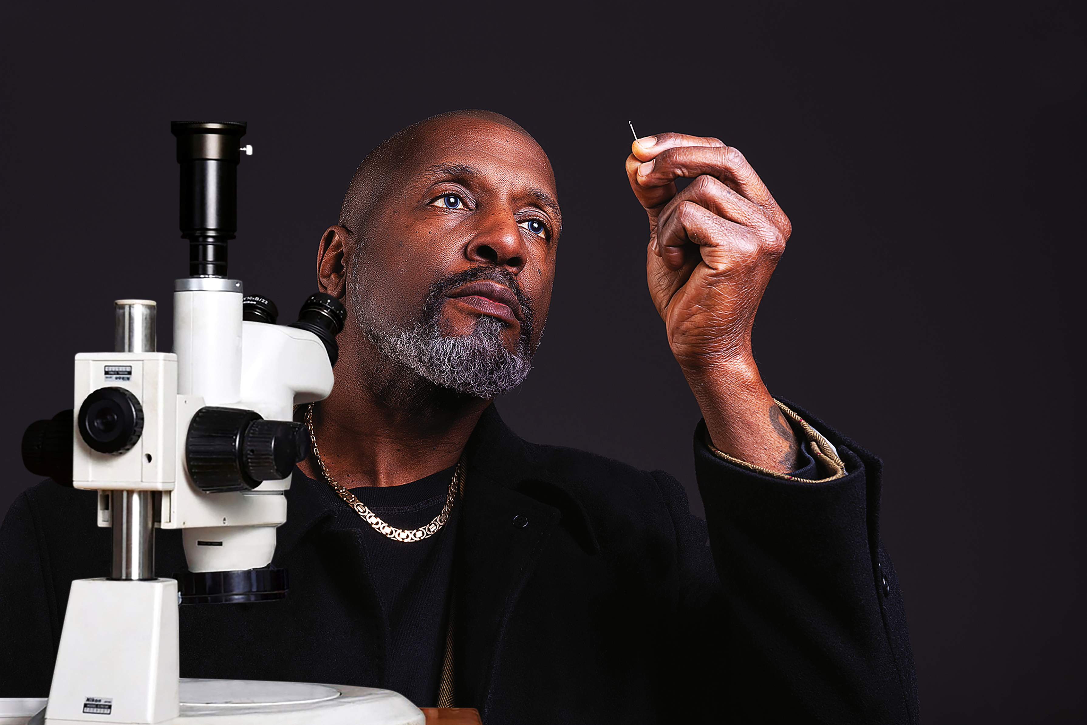 The Story Behind Dr Willard Wigan Mbe s Miniature Masterpieces the-story-behind-dr-willard-wigan-mbe-s-miniature-masterpieces