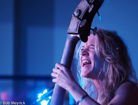 Nicola_Farnon_-_photo_Bob_Meyrick.max-400x400-114386.jpg (1)