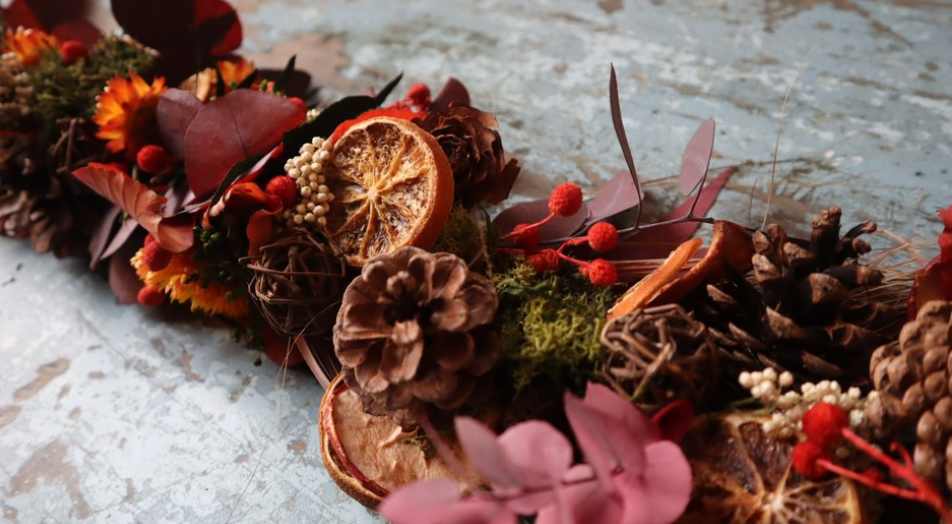 Debbie_Ryan_Garland_dried_flowers-114337.jpeg