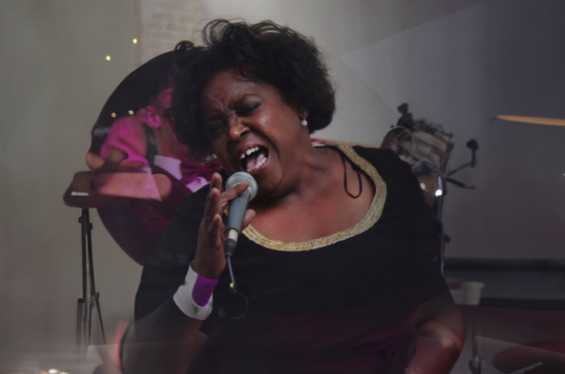 23.12-Aydenne-Simone-Big-Mama-Trio-114492.jpg