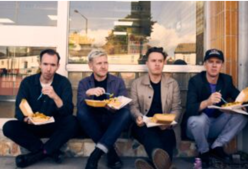 Dutch-Uncles-credit-Oliver-Sangster-LEAD-PHOTO-300x200-114304.jpg