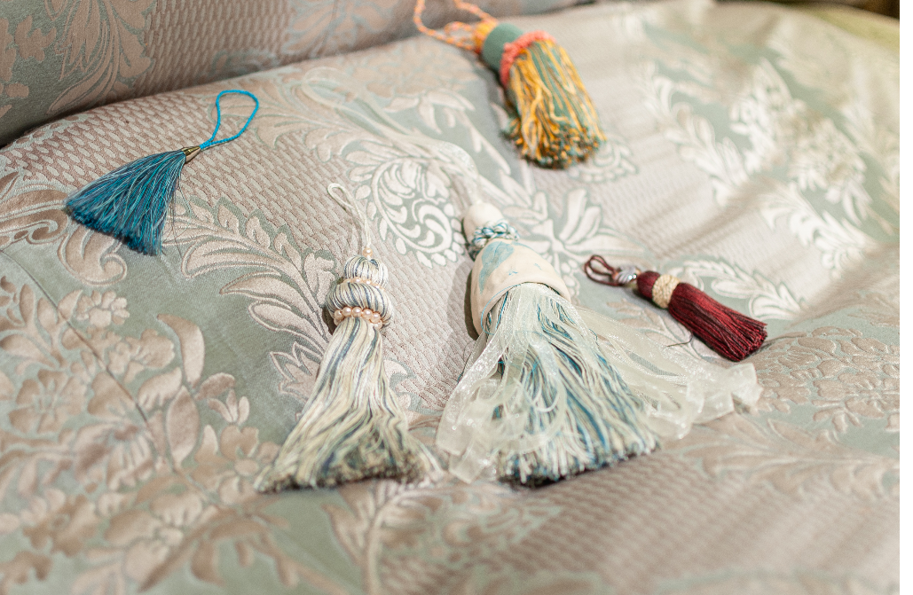 Tassles on the bed-4-114340.jpg