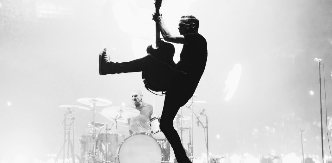 Bryan Adams  -  1050 X 520-128354.jpg