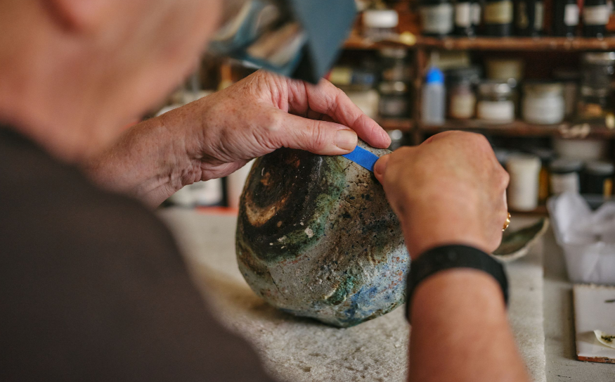 Piecing together Pottery with Fiona Hutchinson at the Harley Foundation-114340.jpg