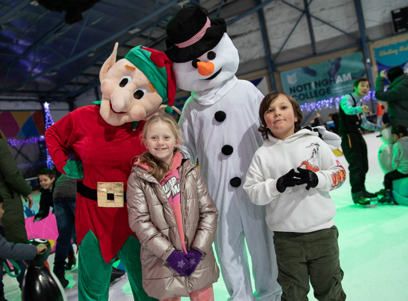 NIC-FestiveCharacterSkating-DomHenry-132-128354.jpg
