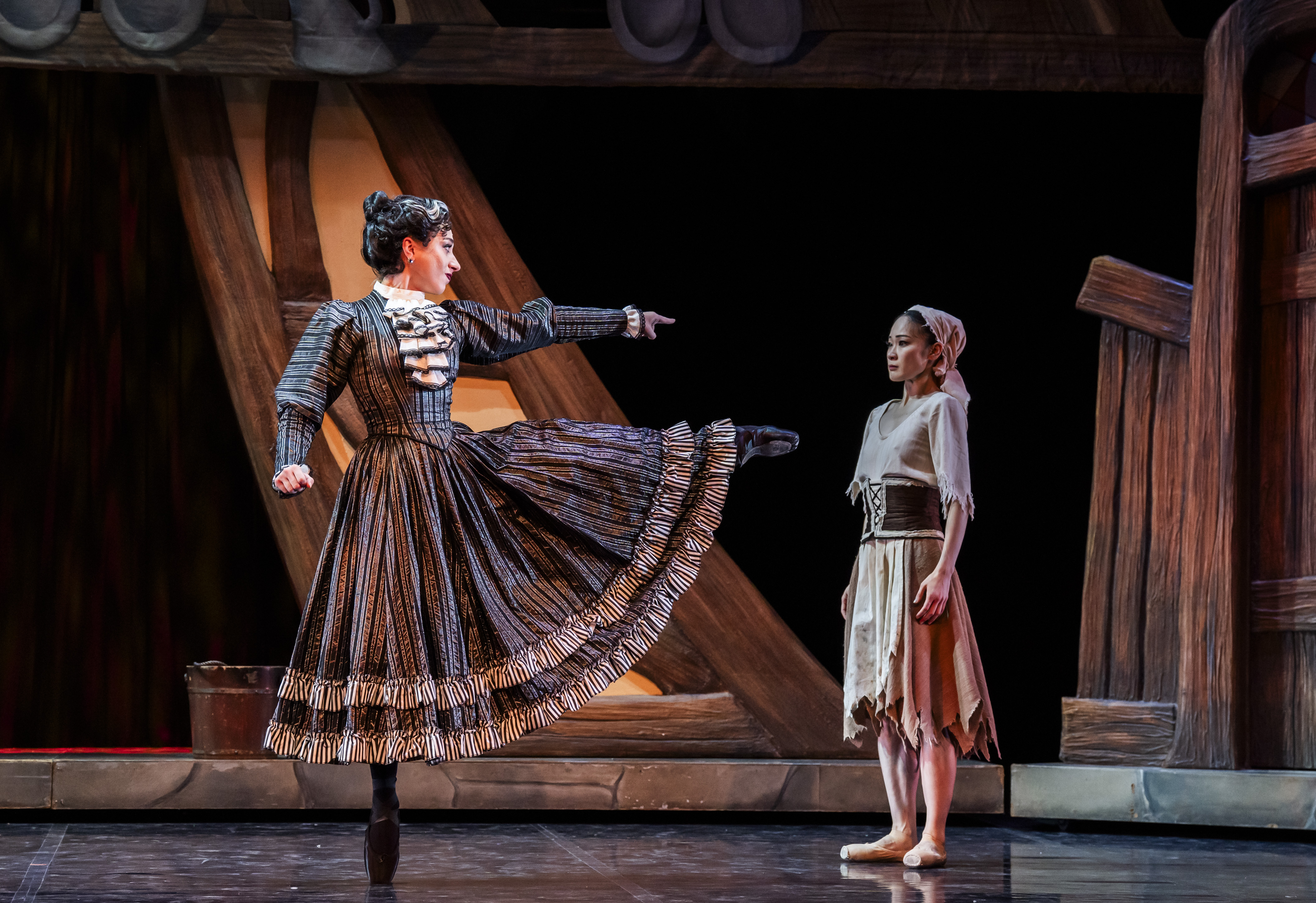 Alessia Petrosino And Saeka Shirai In Cinderella. Photo Colleen Mair