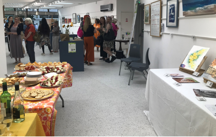 art evening viewing-122486.jpg