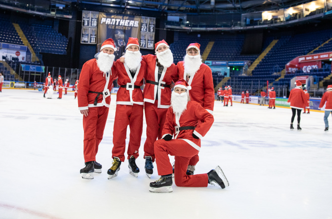 SantaSkating-DomHenry-112-148327.jpg